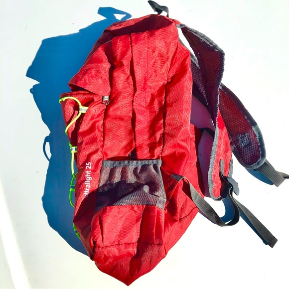 Clever Bees Ultralight 25 Water Resistant Packable Backpack - Picture 3 of 15